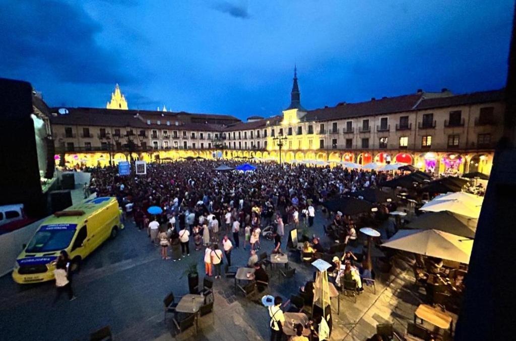Arquitecto De La Vida- Plaza Mayor León Zewnętrze zdjęcie