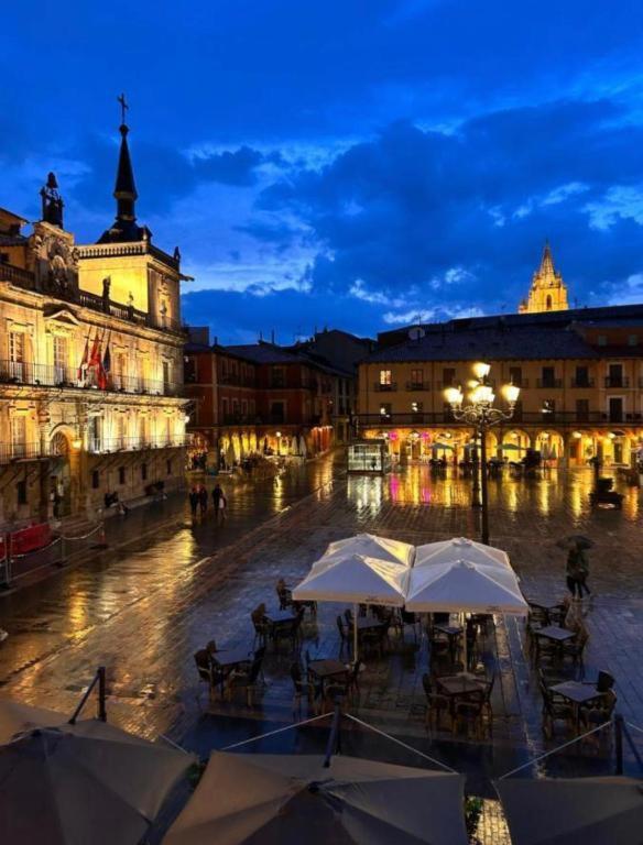 Arquitecto De La Vida- Plaza Mayor León Zewnętrze zdjęcie