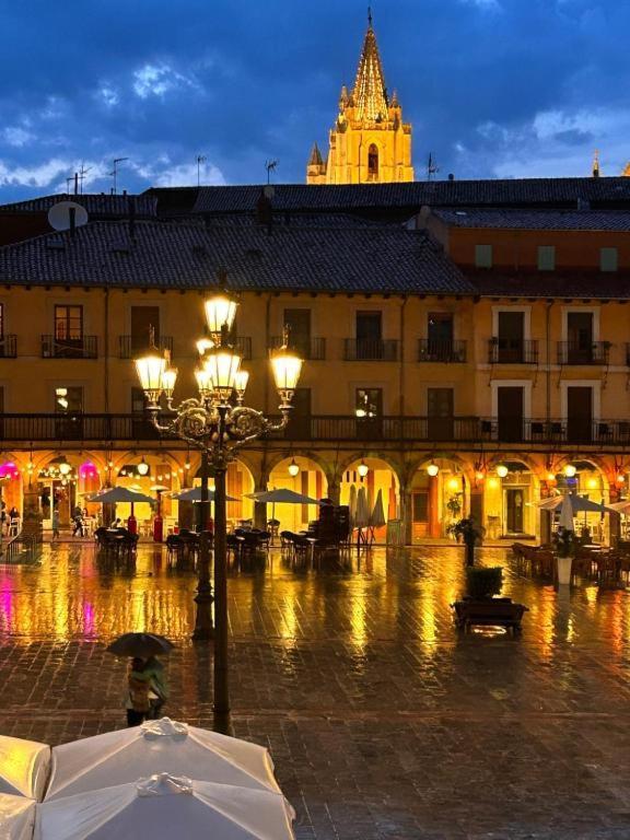 Arquitecto De La Vida- Plaza Mayor León Zewnętrze zdjęcie