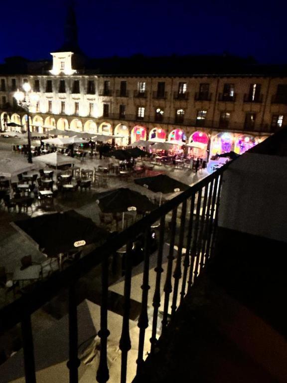 Arquitecto De La Vida- Plaza Mayor León Zewnętrze zdjęcie
